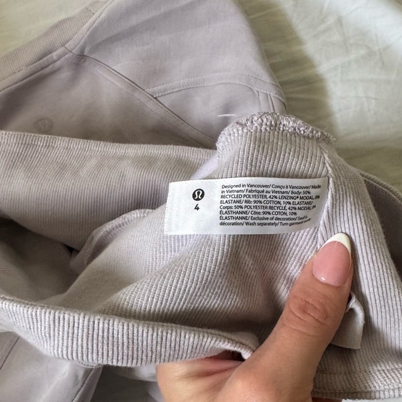 lululemon athletica Cropped Lavender Pullover Sweatshirt - Picture 3 of 3